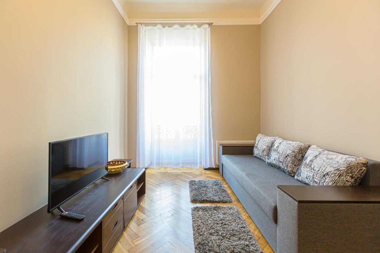 Центр На Вулиці Проспект Шевченка 12 Навпроти Макдональса З Балконом Apartment Лвив Екстериор снимка