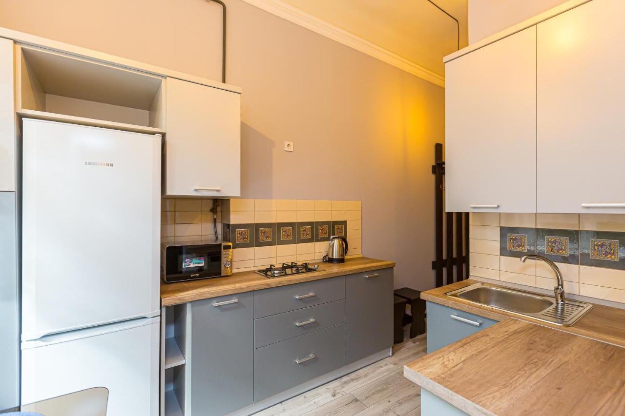 Центр На Вулиці Проспект Шевченка 12 Навпроти Макдональса З Балконом Apartment Лвив Екстериор снимка