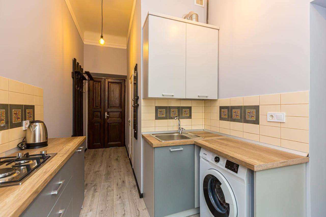 Центр На Вулиці Проспект Шевченка 12 Навпроти Макдональса З Балконом Apartment Лвив Екстериор снимка